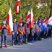 Święto Niepodległości. 11 listopada 2018 roku, Józefów nad Wisłą. Marsz Niepodległości. <i>Dziękujemy Ci, Boże, za wszystkich polskich świętych i błogosławionych.</i>