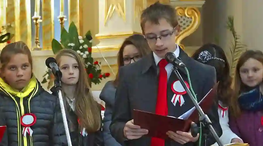 Józefów nad Wisłą, 11.11.2013. Akademia z okazji Narodowego Święta Niepodległości.