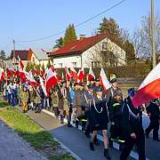 Święto Niepodległości. 11 listopada 2018 roku, Józefów nad Wisłą. Marsz Niepodległości. <i>Dziękujemy Ci, Boże, za wielkich Polaków, którymi możemy szczycić się przed światem.</i>
